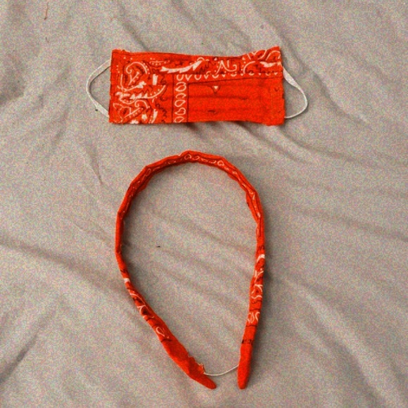 mask w/ matching headband - Picture 1 of 1